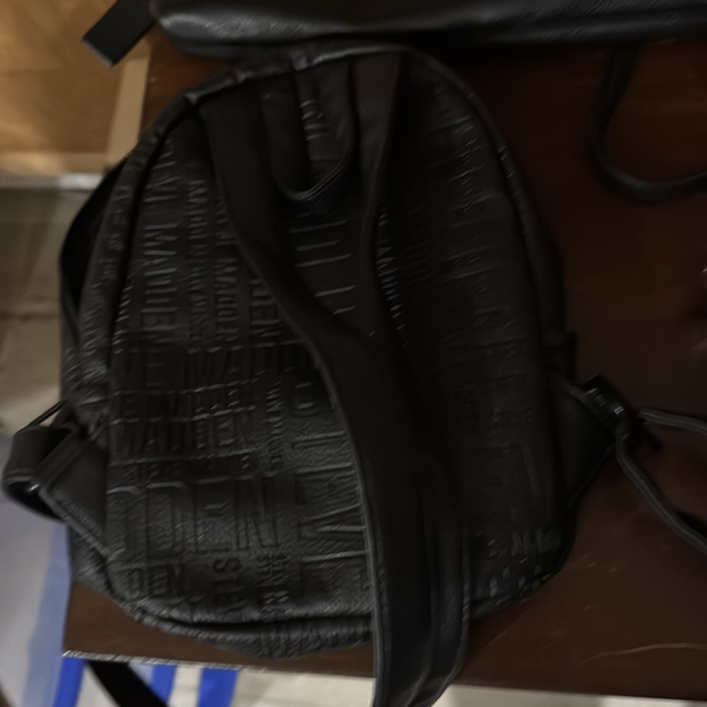 Steven Madden mini backpack - Picture 5 of 5